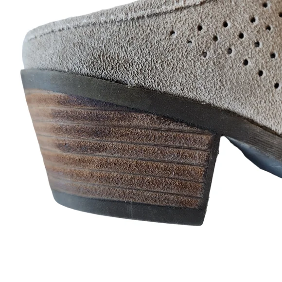 Me Too Zadiee Mules Shoes Women's 6M Beige Suede Stacked Heel Slip On - Picture 7 of 11